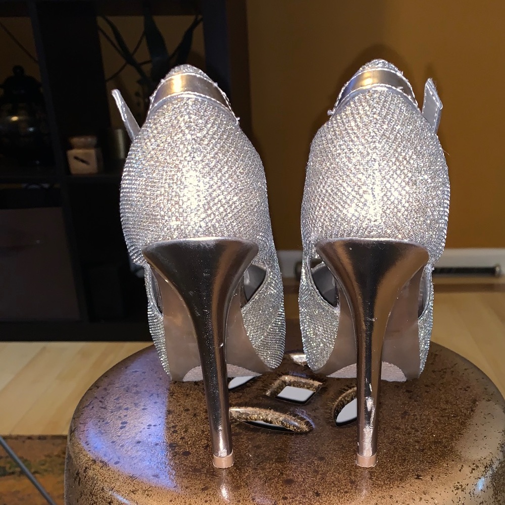 Shoes - Picture 5 of 8